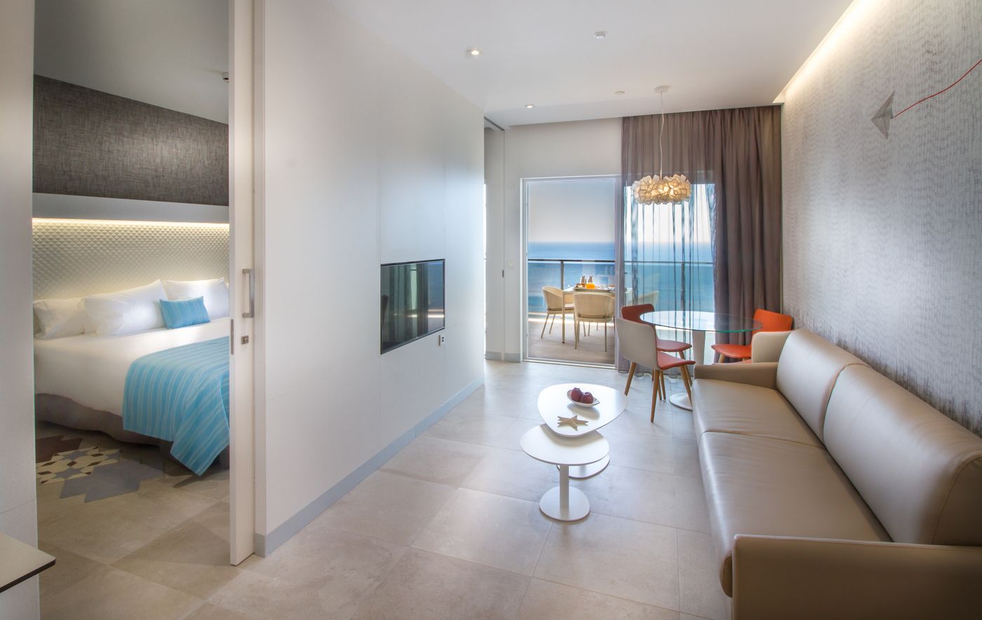Suitopia Sol y Mar Suites Hotel