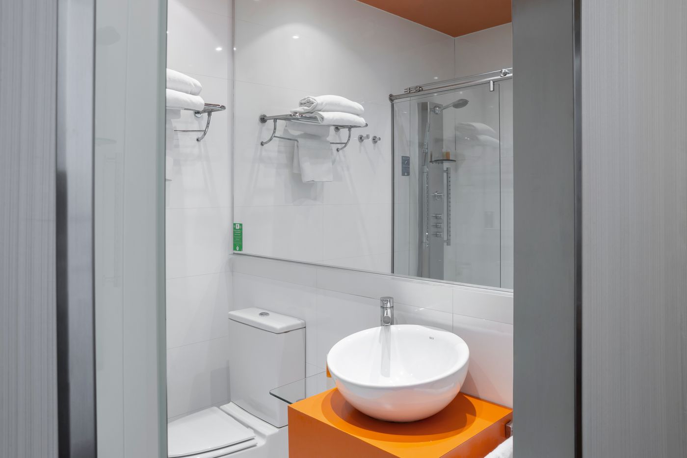 Petite-Palace-Plaza-Hotel-Room-38