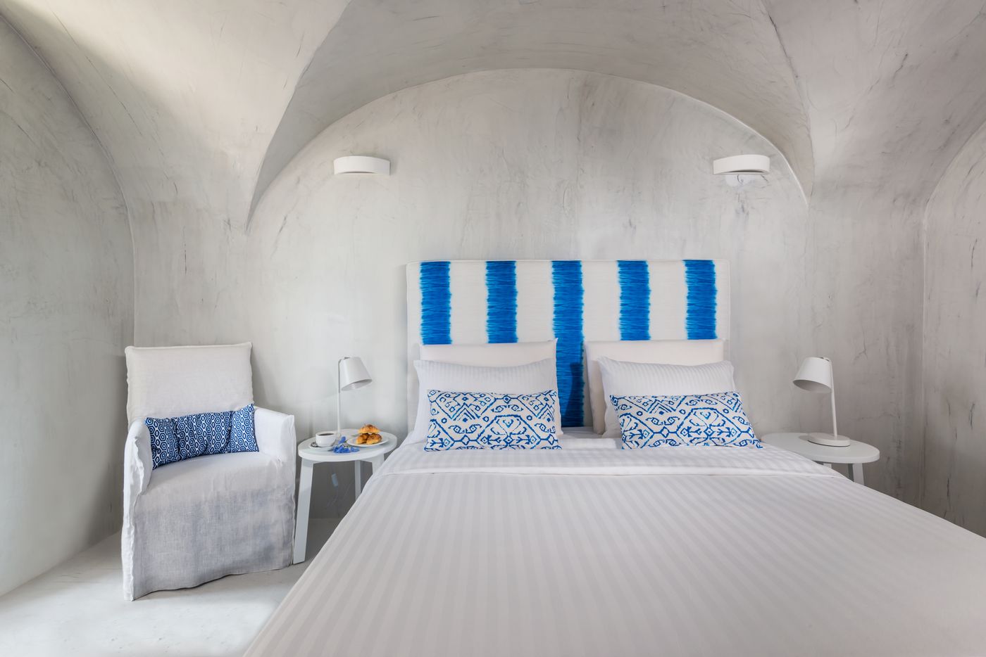Mythical-Blue-Luxury-Suites-Room-16