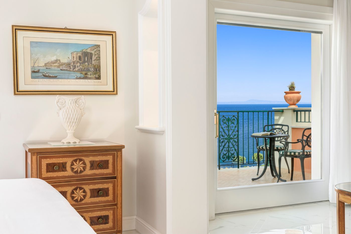 Grand-Hotel-Royal-Room-44