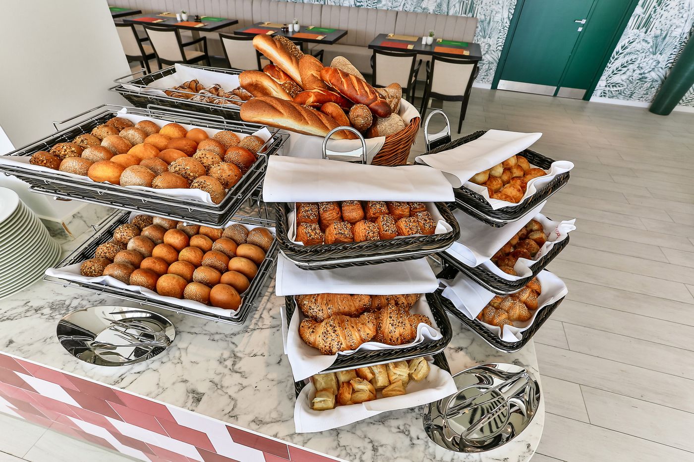 Hotel-Tq-Plaza-Restaurant-49