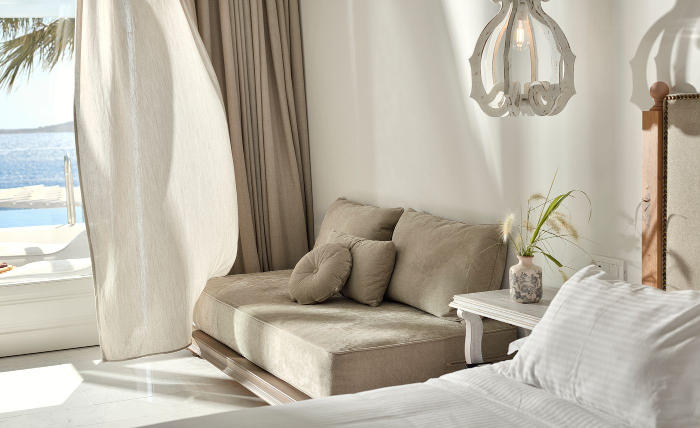 Saint-John-Hotel-Villas---Spa-Room-43