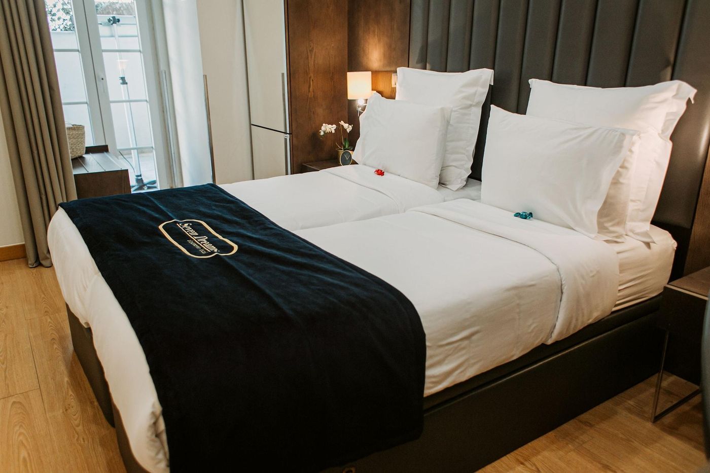 Seven-Dreams-Suites-Room-14