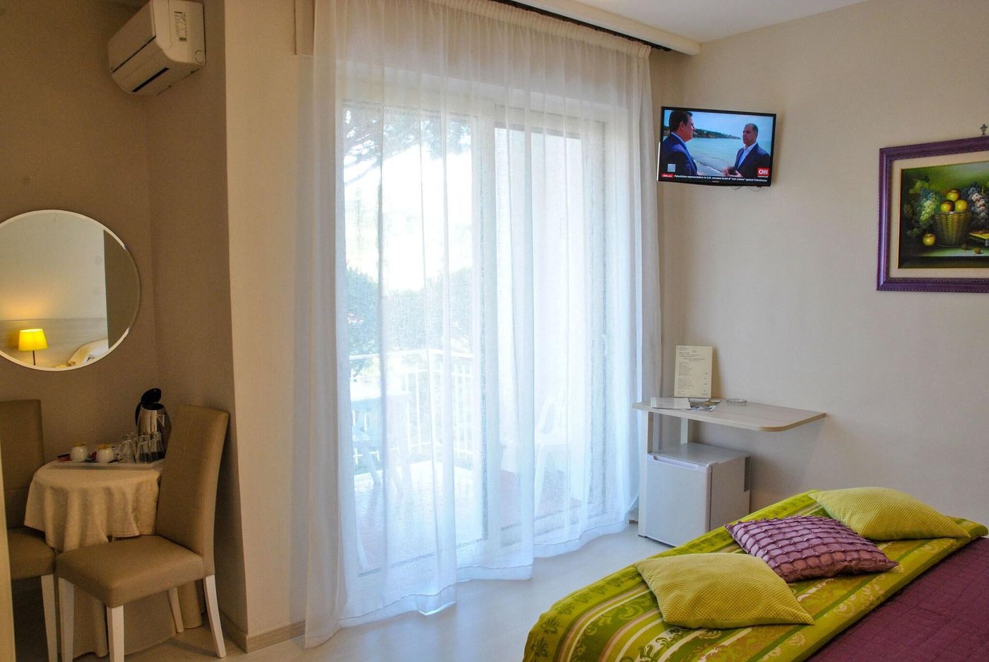 Villa-Fiorita-Room-13