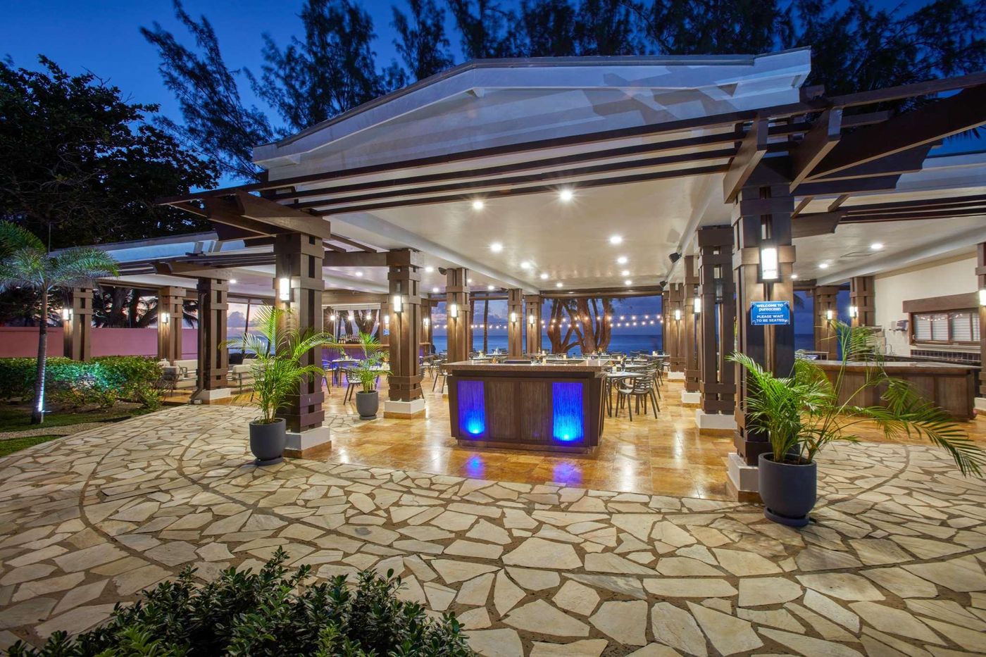 Divi-Southwinds-Beach-Resort-Restaurant-25