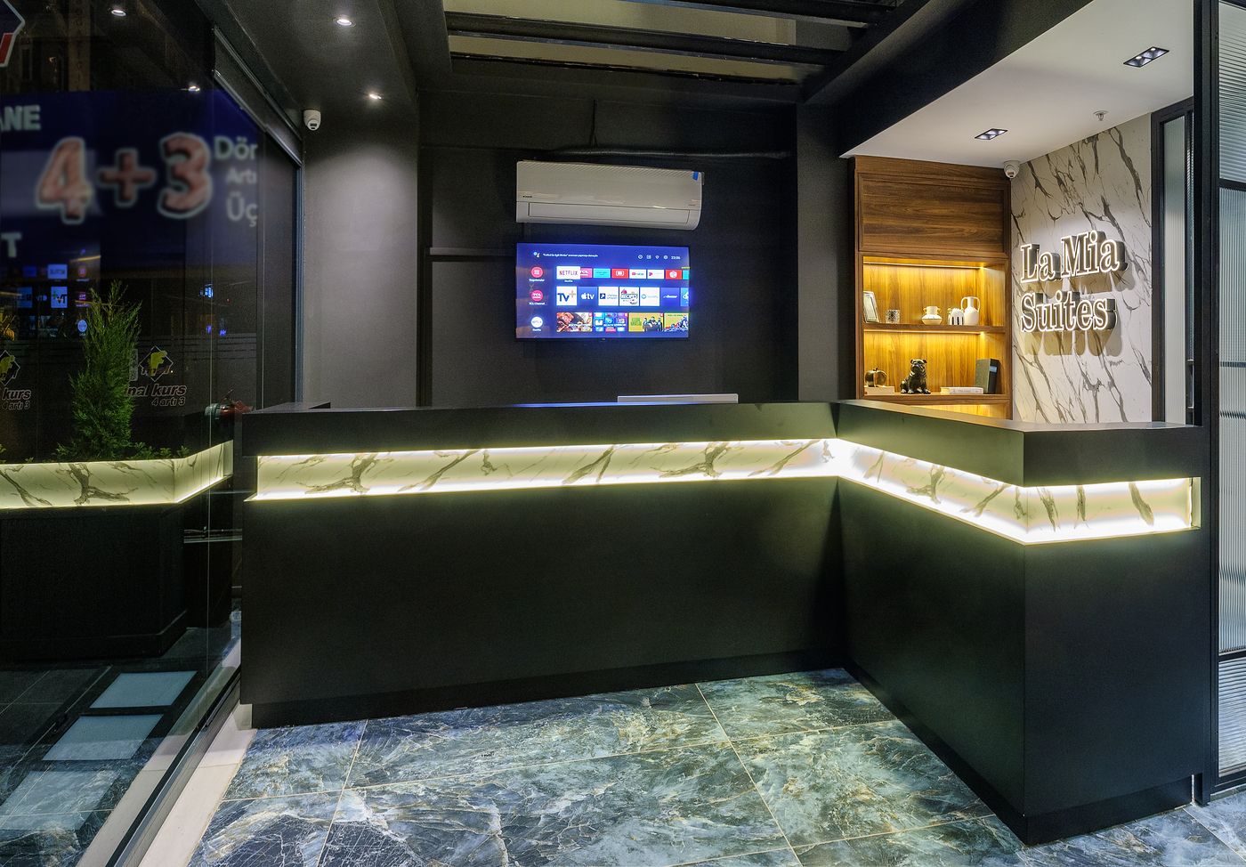 La-Mia-Suites-Lobby-7