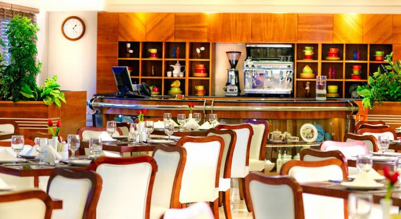 Golden-Sands-3-Hotel-Apartments-Restaurant-41