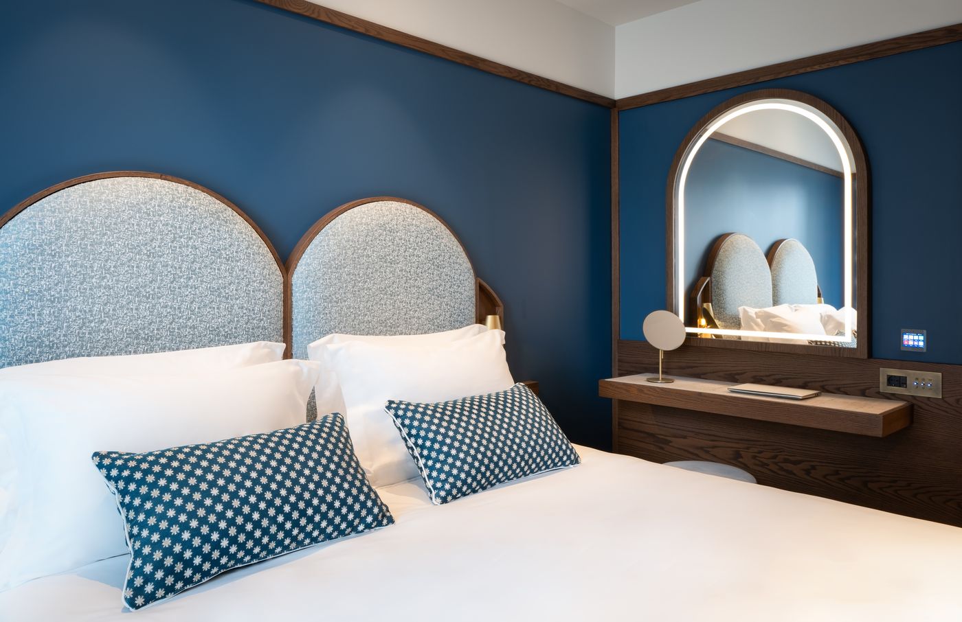 Mitsis N'u Piraeus Port