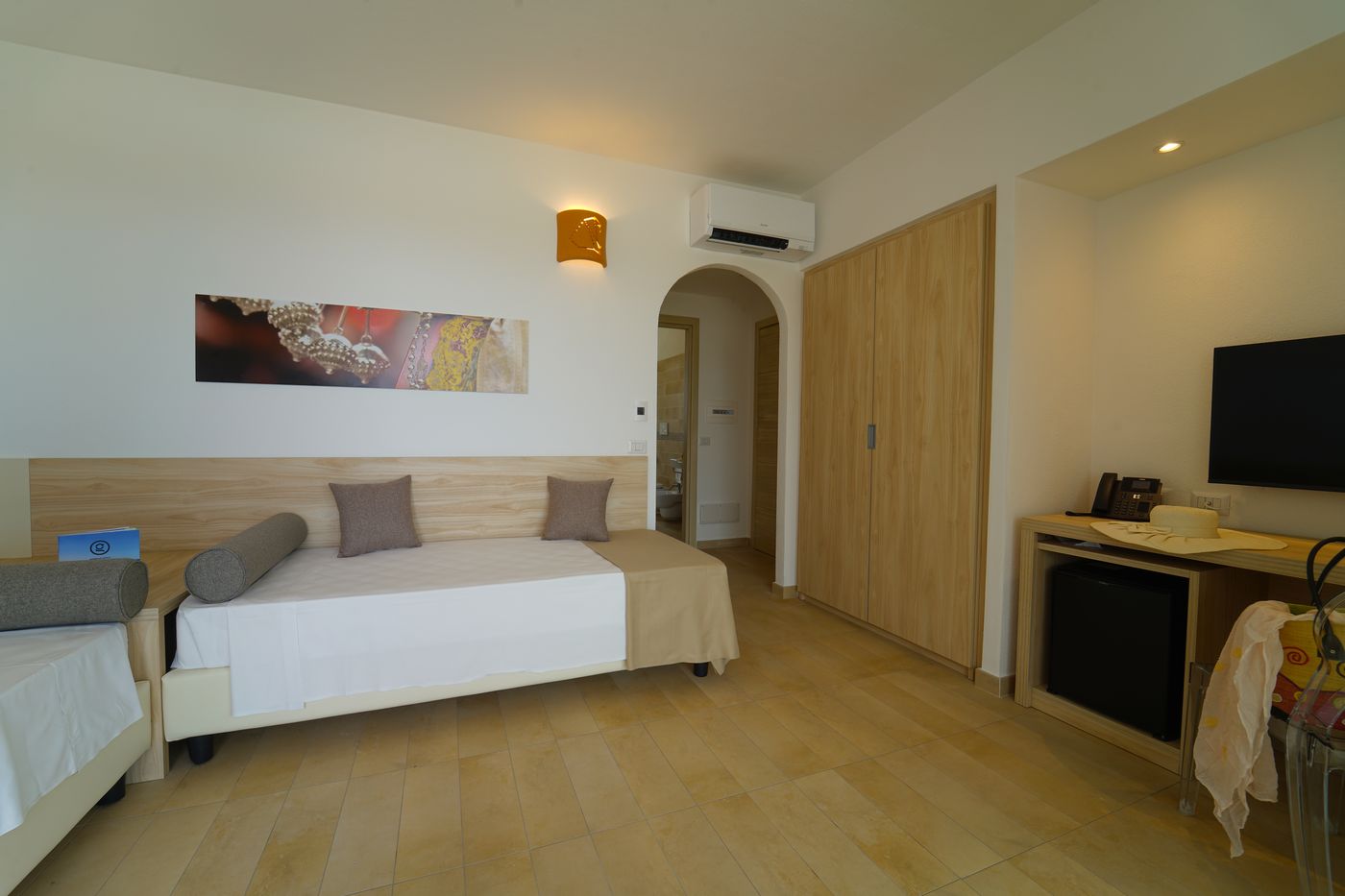 Gh-Santina-Resort-Room-8