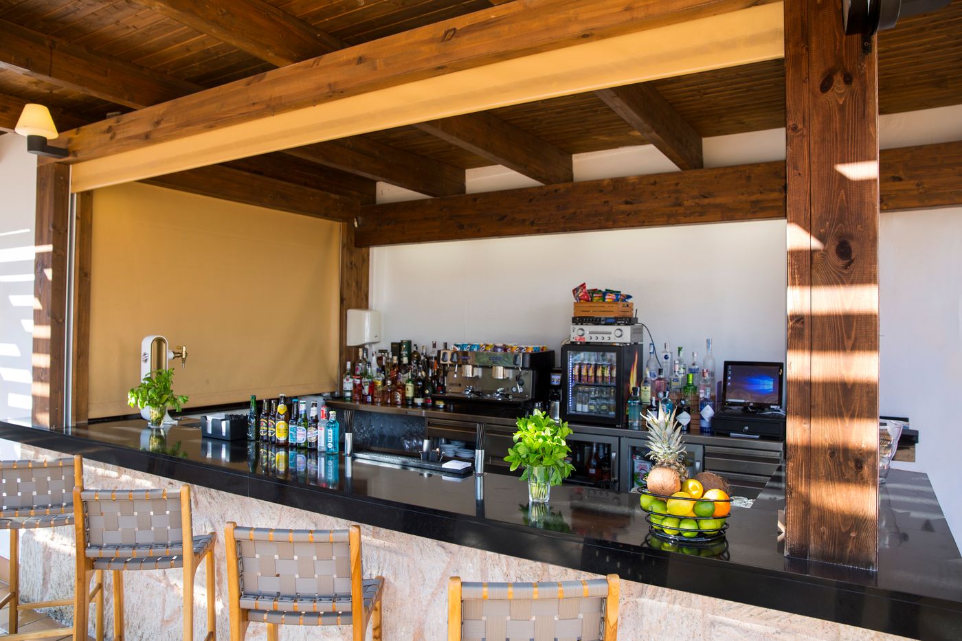 Club-Bahamas-Ibiza-Bar-42