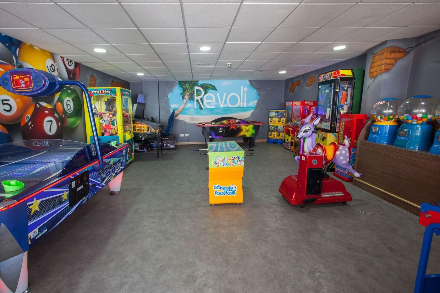 Revoli-Sports-and-Entertainment-37