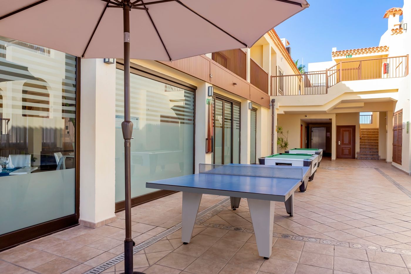 Royal-Sunset-Beach-Club-Sports-and-Entertainment-39