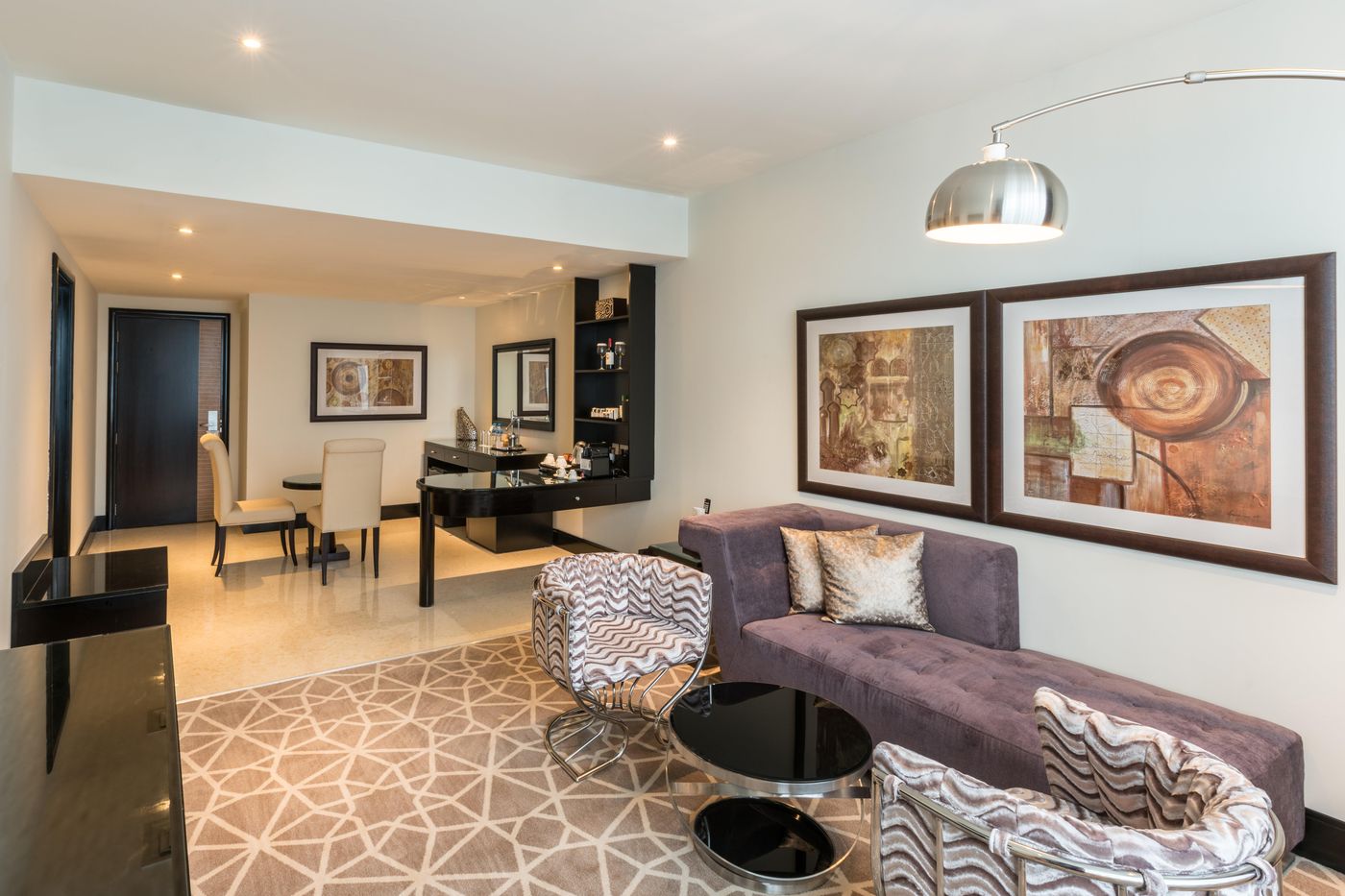 Holiday-Inn-Dubai-Al-Barsha-Room-37