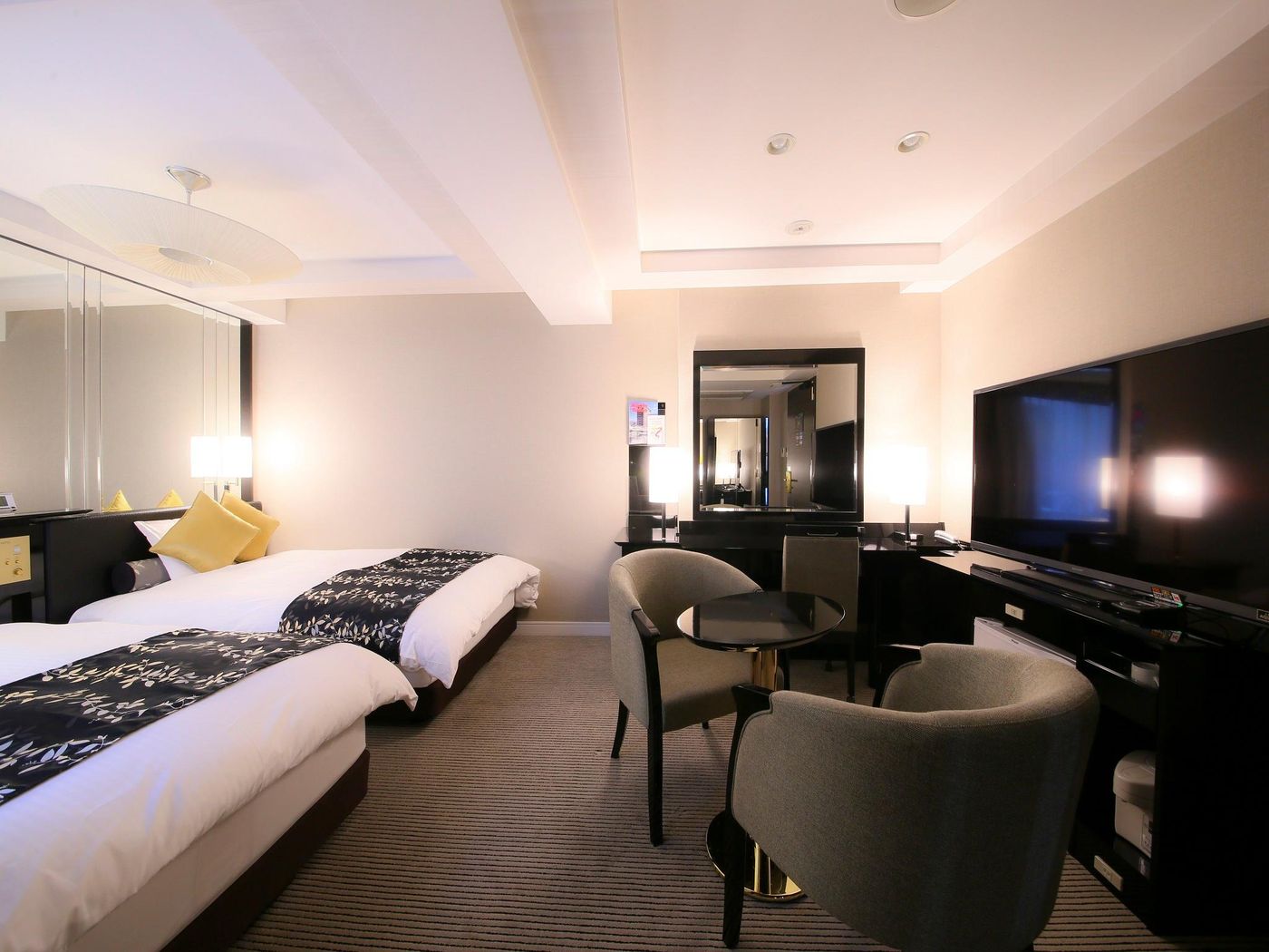 Apa Hotel Ginza Kyobashi-Japan-Tokyo-General view-2