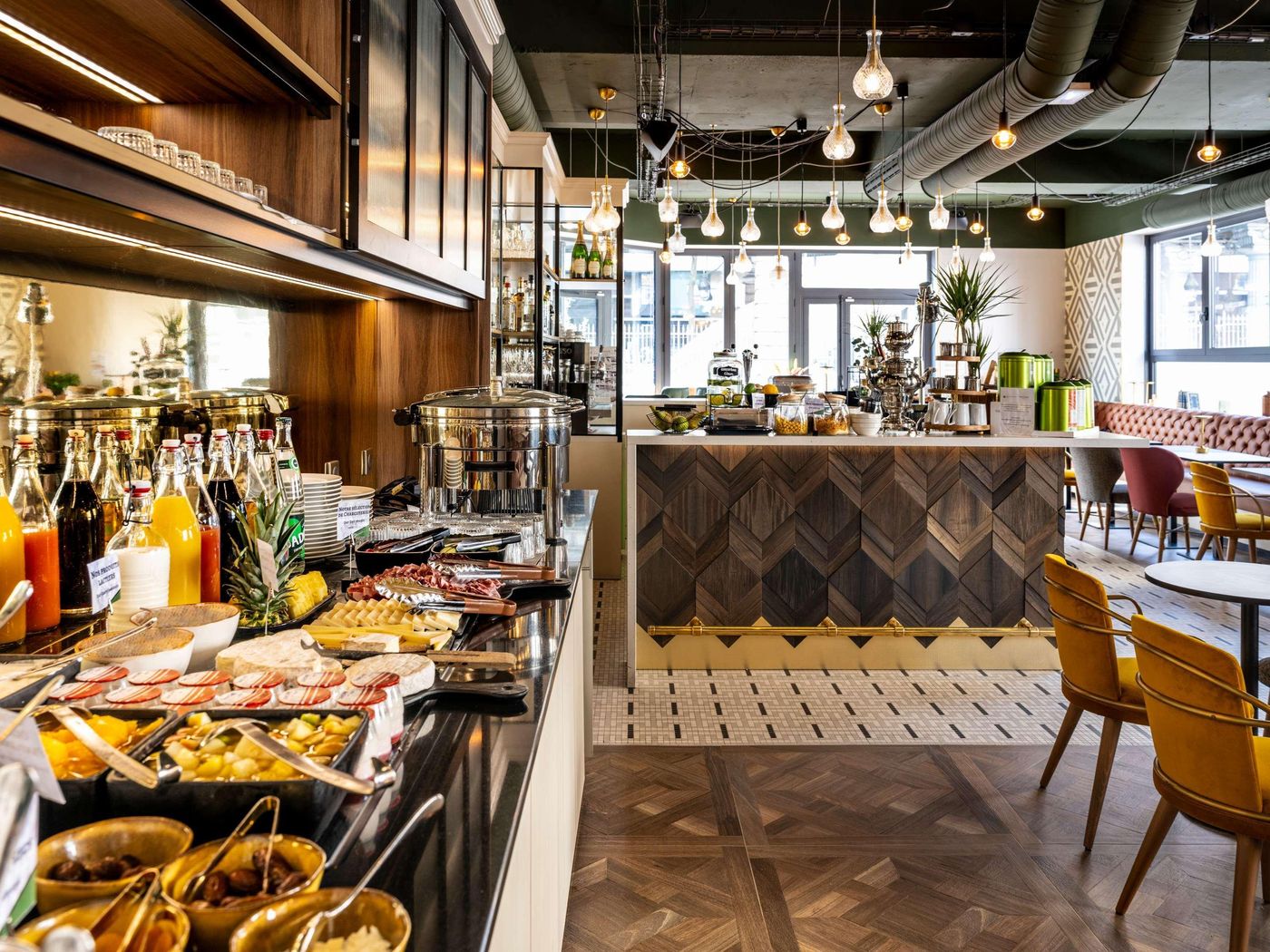 Hotel-Mercure-Paris-Bercy-Bibliotheque-Restaurant-56