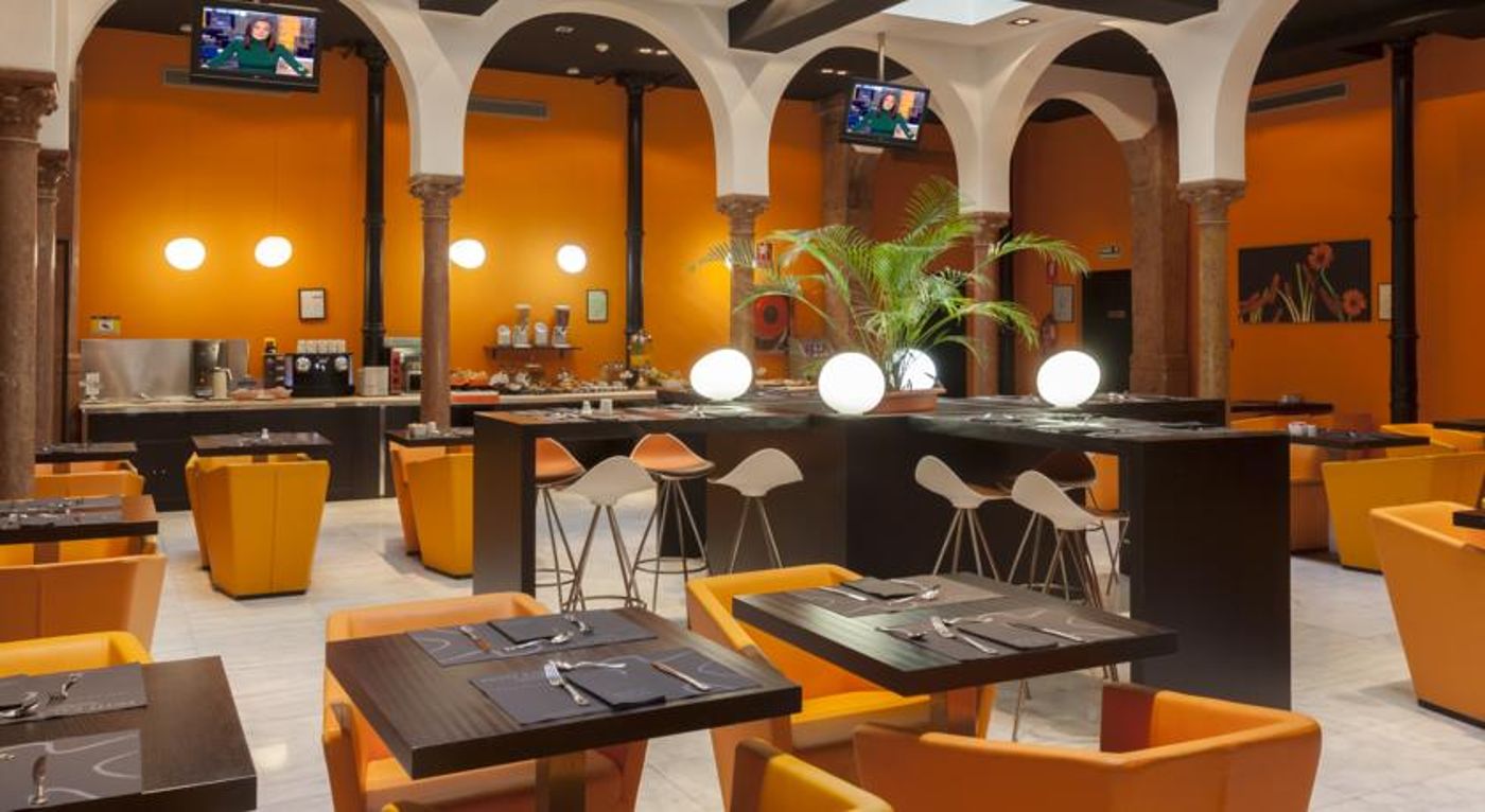 Petite Palace Plaza Hotel