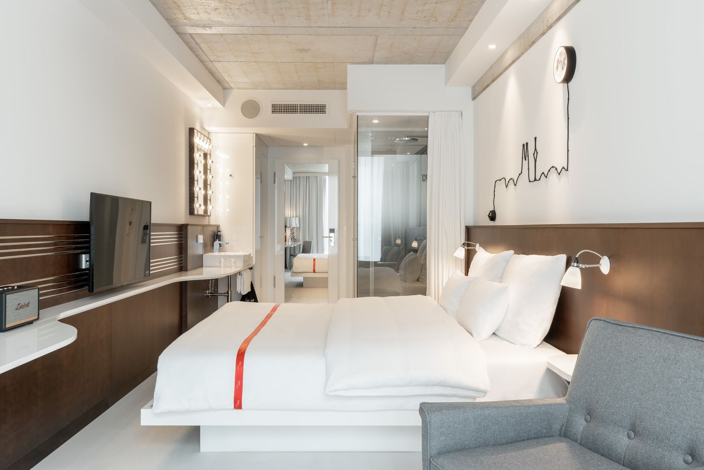 Ruby-Ella-Hotel---Bar-Room-13