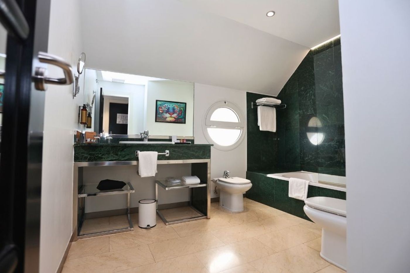 Hotel-Mariposa-Room-16