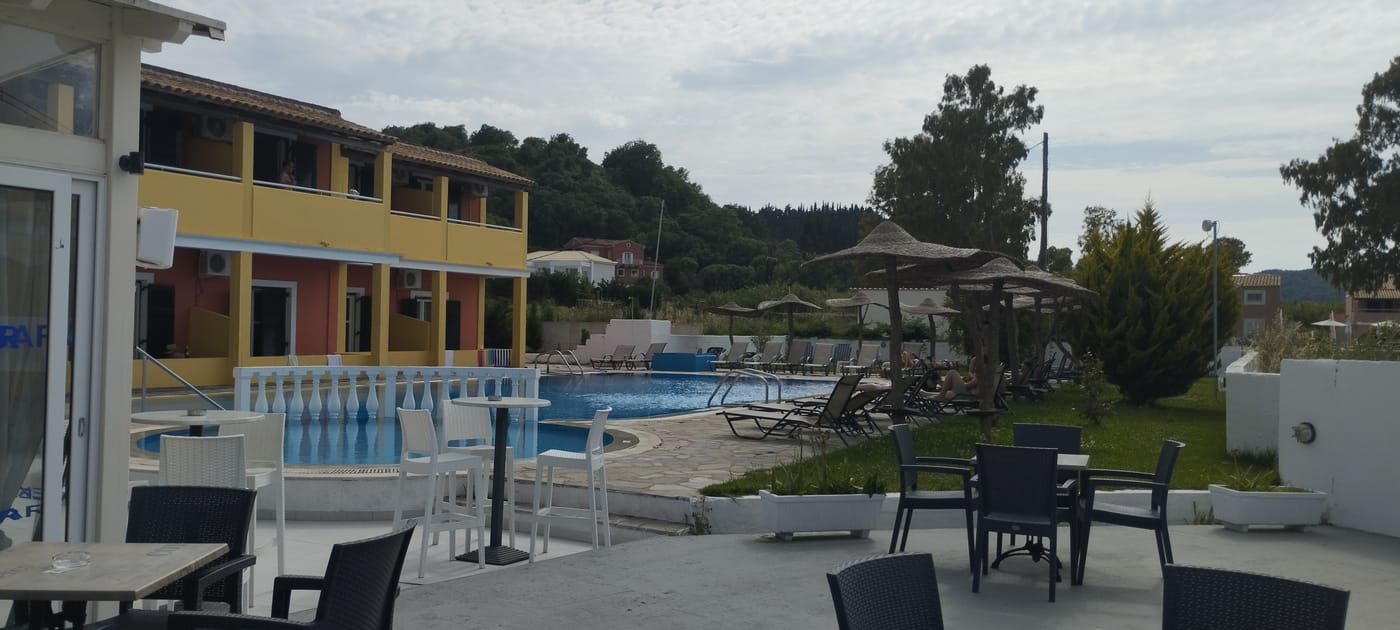 Alexis Pool Apartments