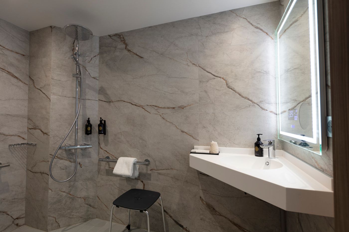 Ki-Space-Hotel---Spa-near-Disneyland-Paris-Room-57