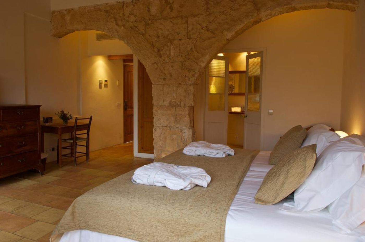 Alcaufar-Vell-Hotel---Restaurant-General-view-41