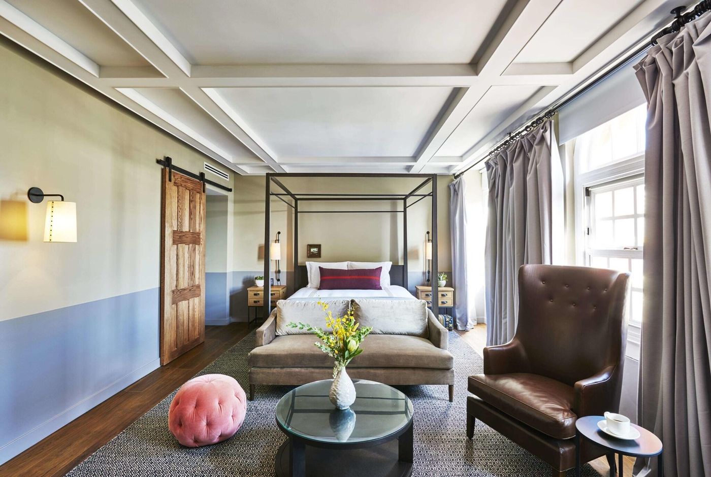 Hollywood-Roosevelt-Room-34