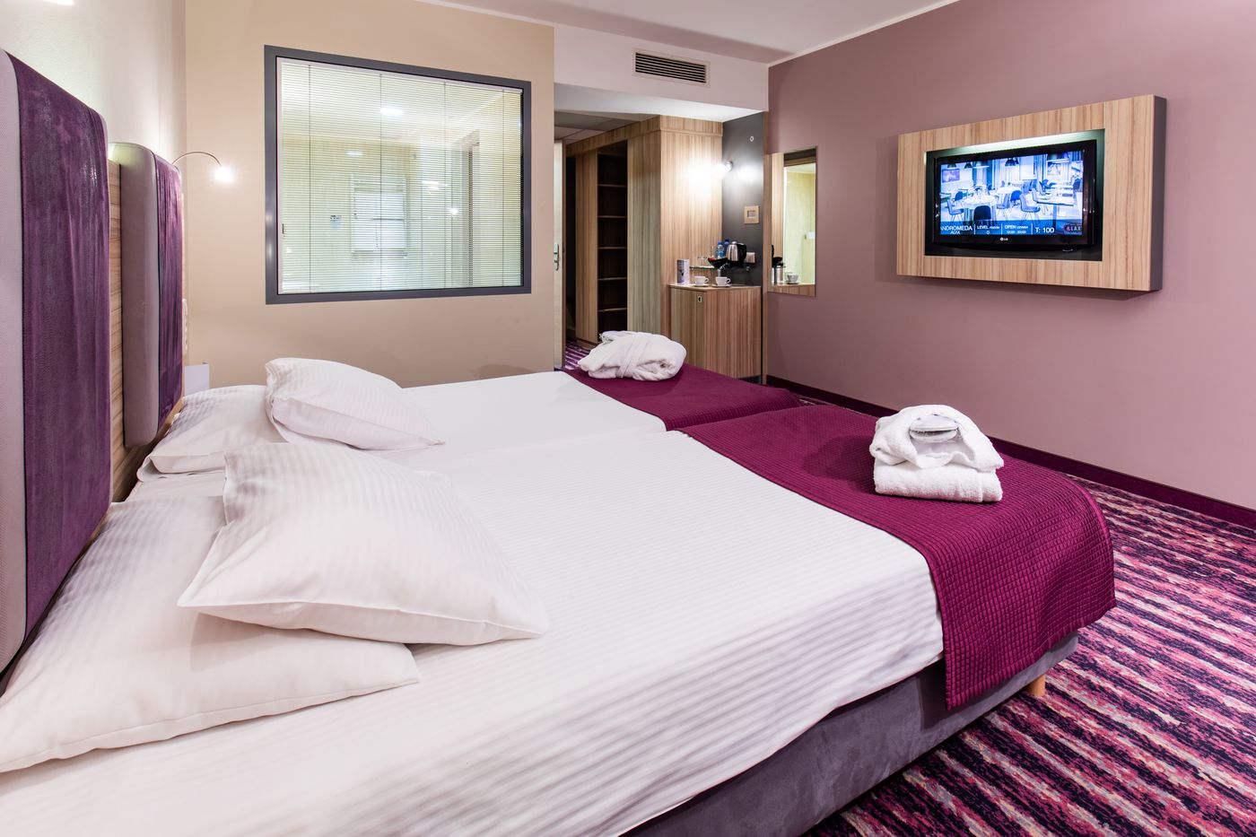 Galaxy-Hotel-Room-15