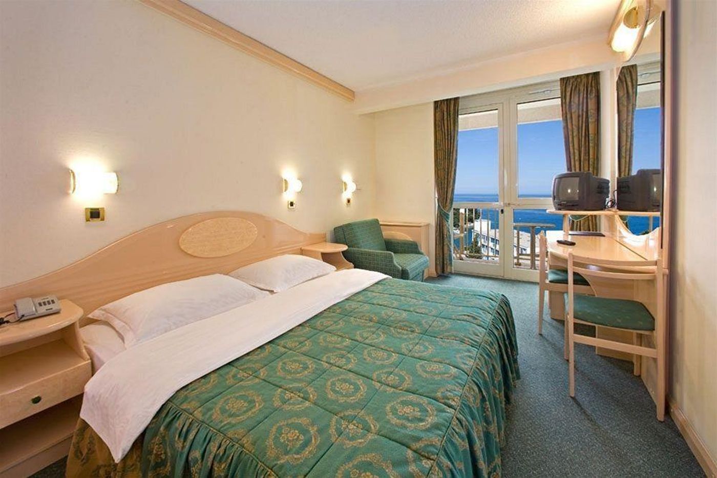 Hotel-Gran-Vista-Plava-Laguna-Room-16