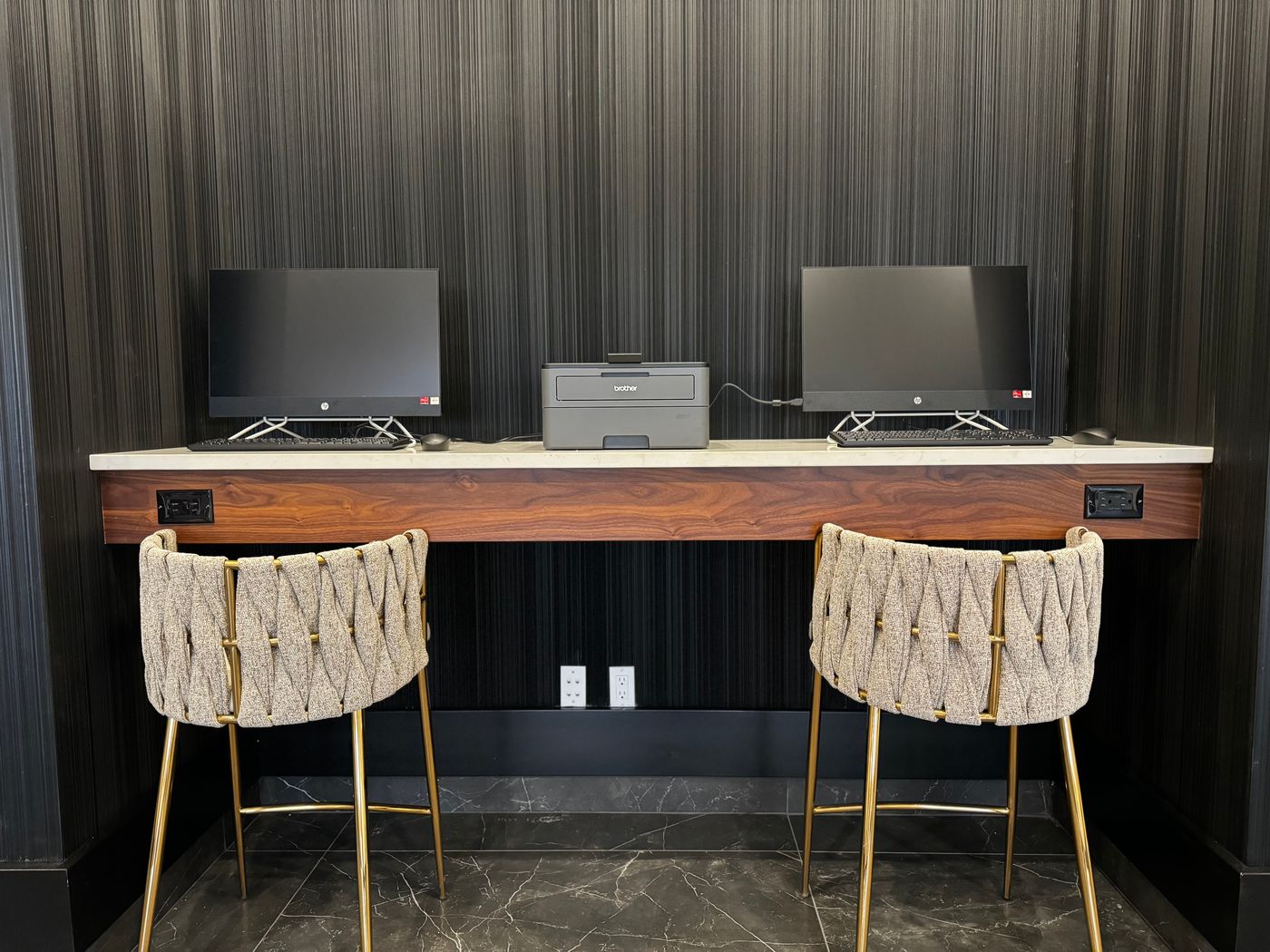 Radisson-Blu-Vancouver-Airport-General-view-14