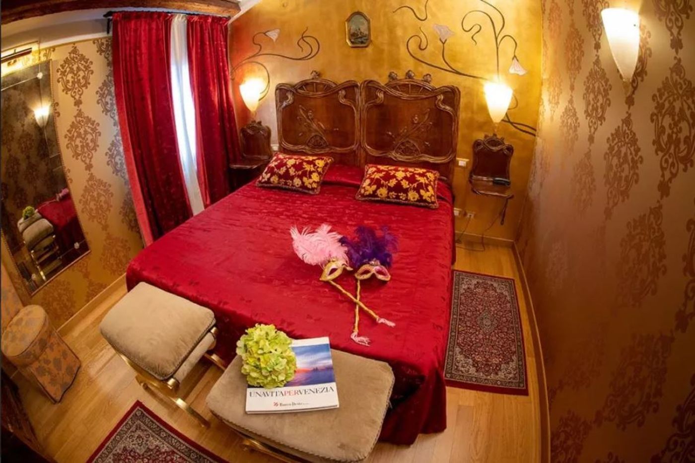 Ca--dell-Arte-Palace-Room-13