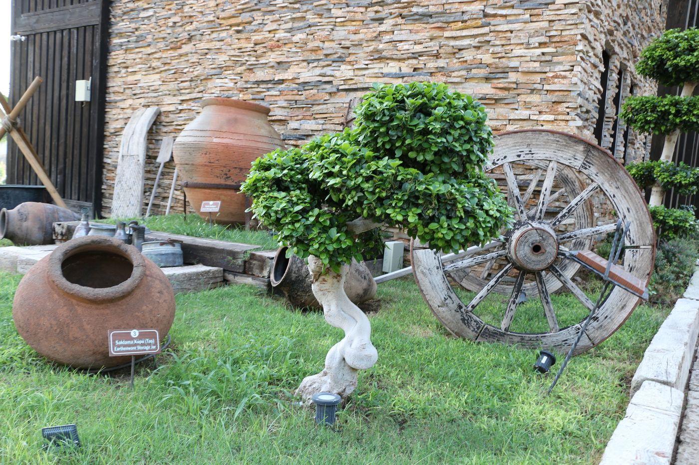 Manaspark-Deluxe-Hotel-General-view-22