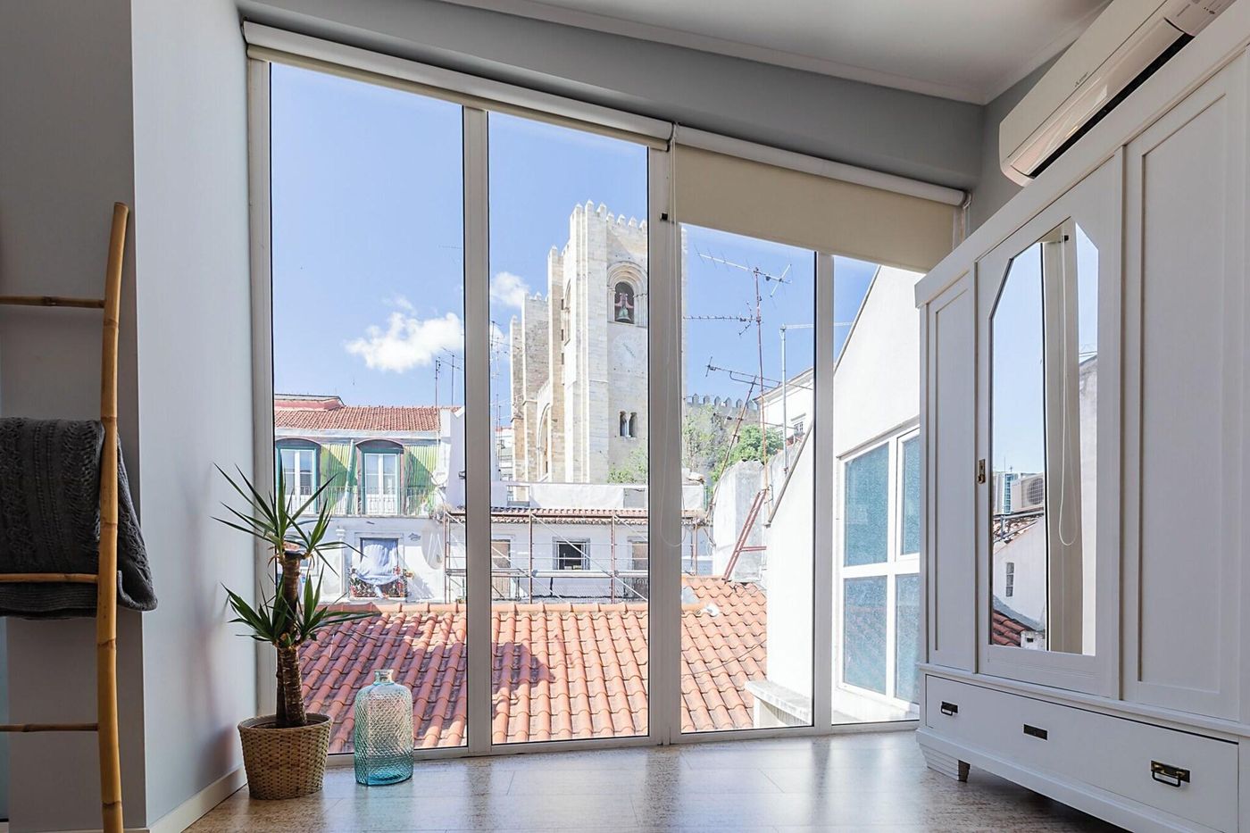 Emporium-Lisbon-Suites-Room-2