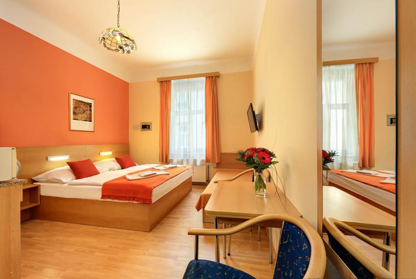 Hotel-Golden-City-Garni-Room-7