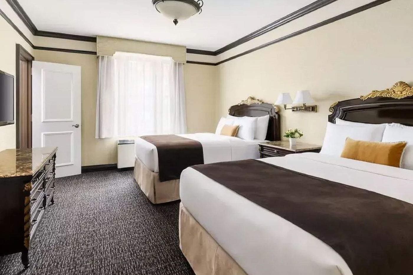 Lucerne-Hotel-Room-15