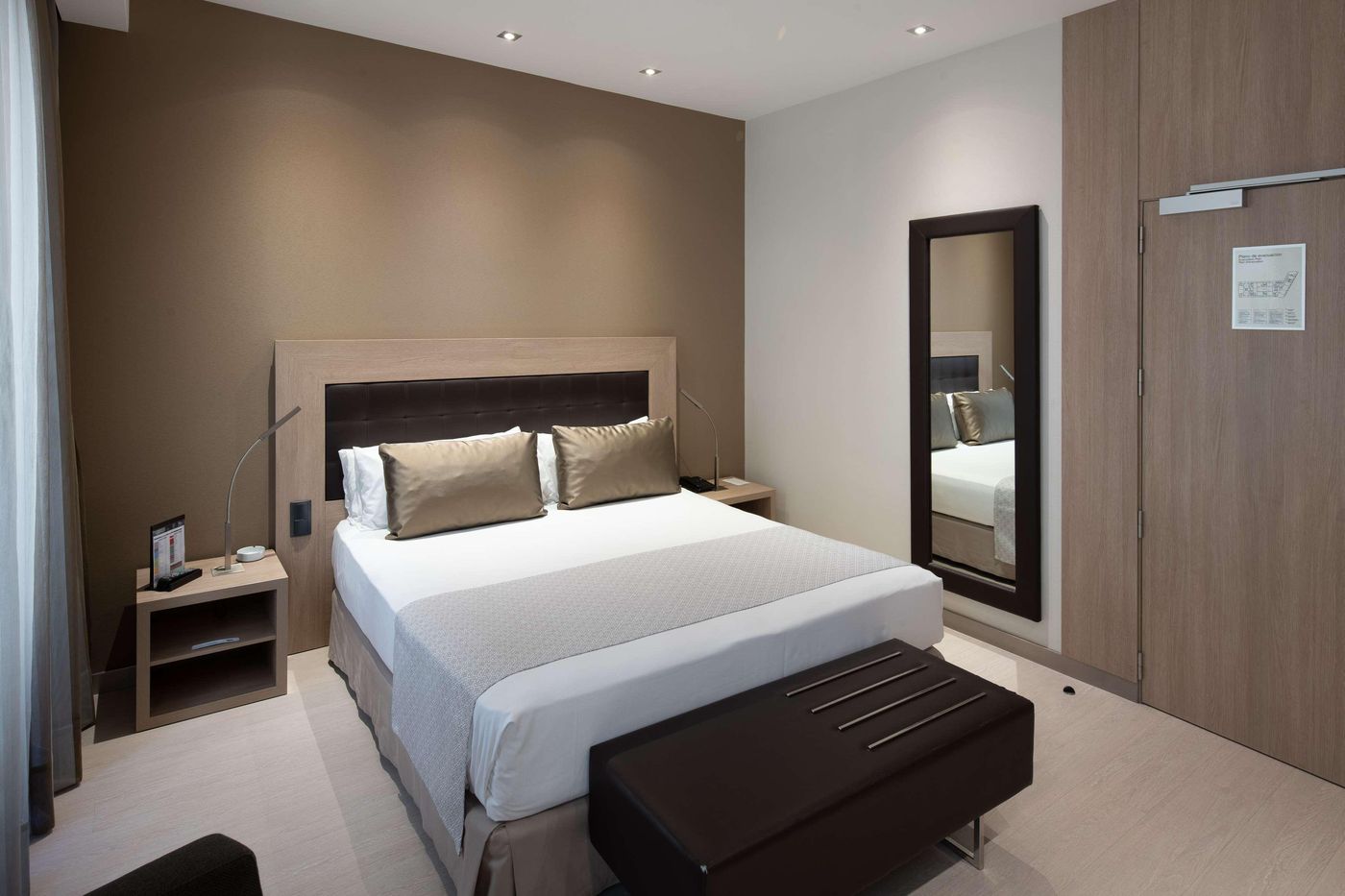 Catalonia-Plaza-Mayor-Room-34