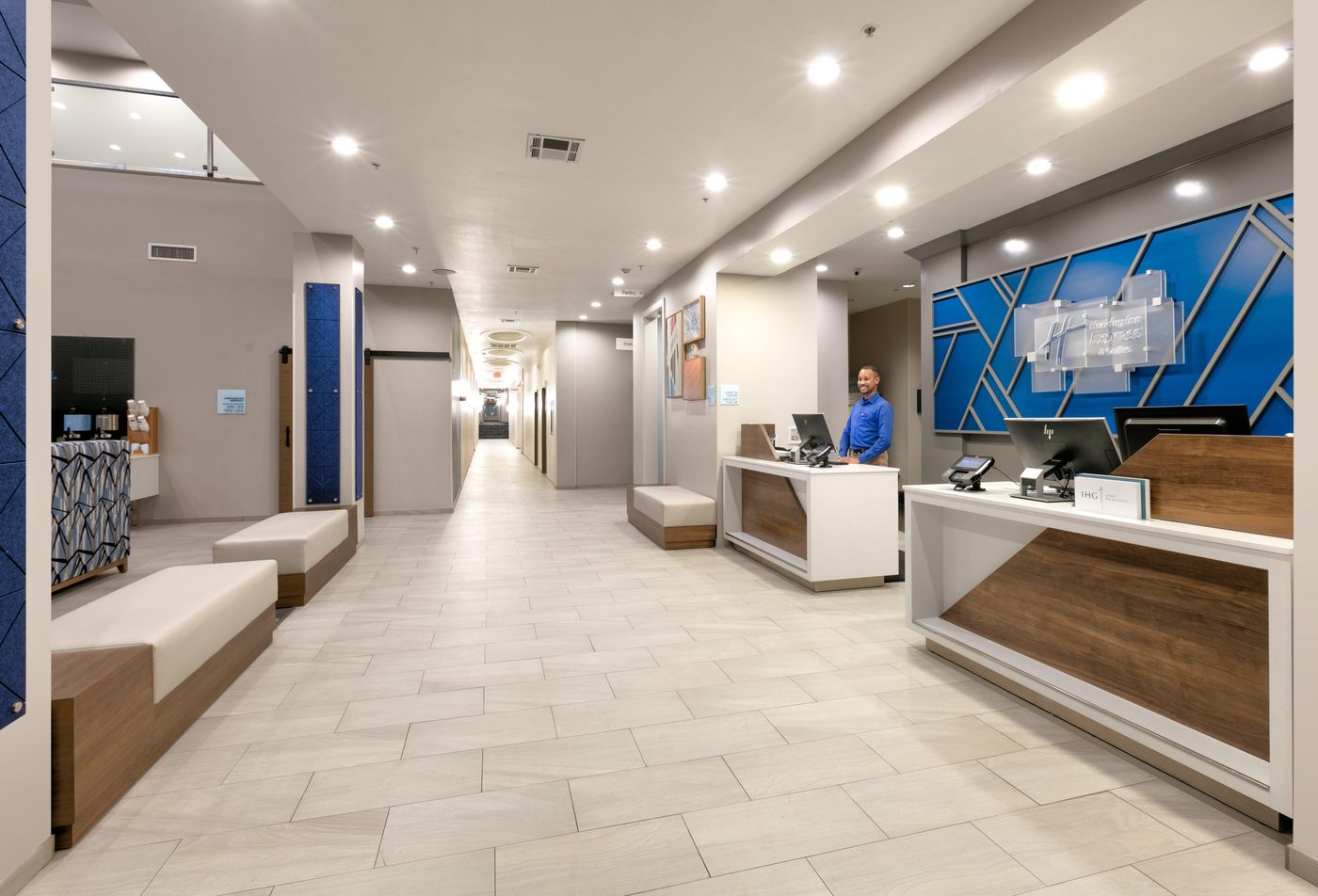 Holiday Inn Express and Suites North Dallas at Pre-United States-DALLAS-Lobby-8
