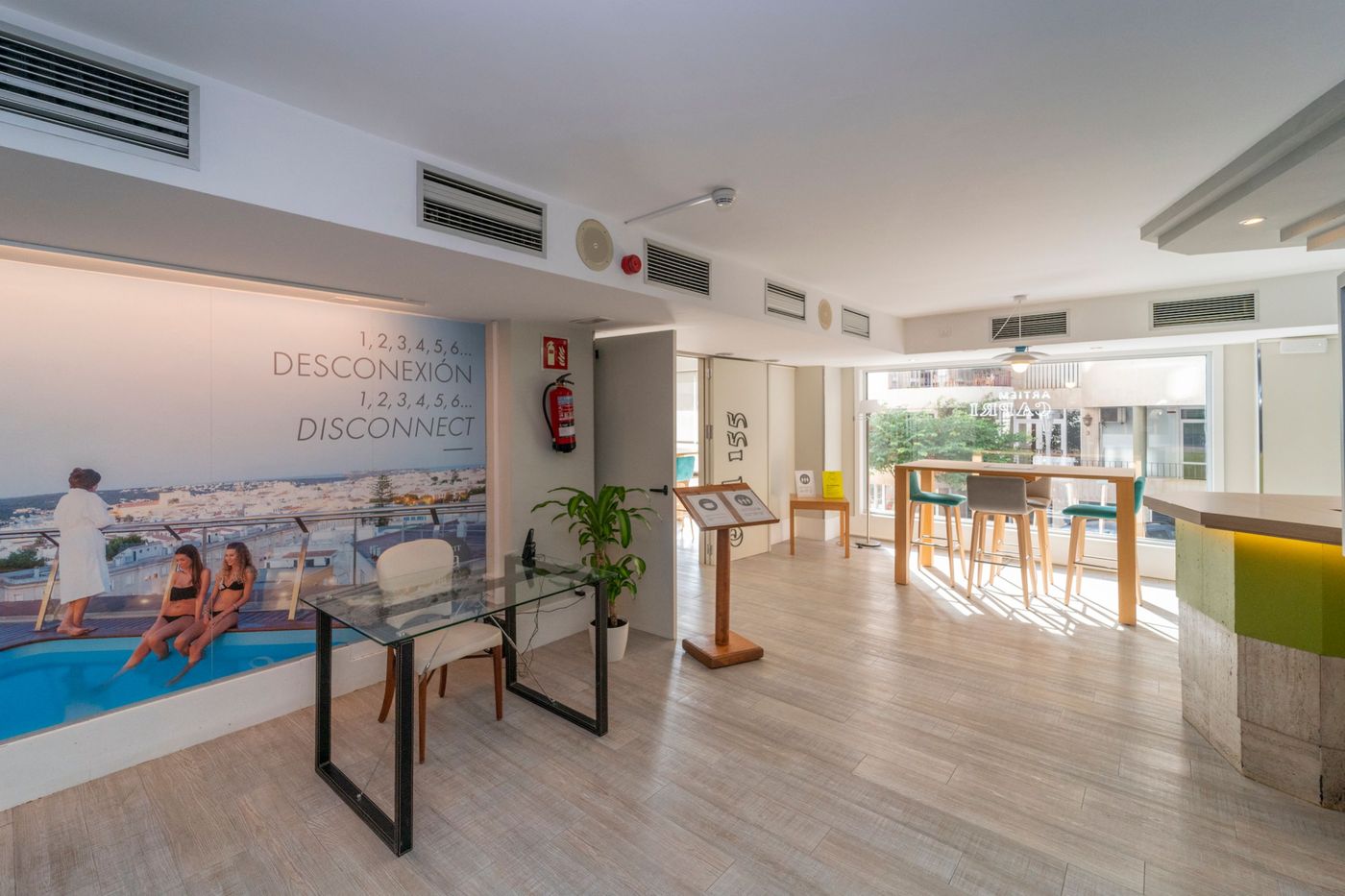 Artiem-Capri-Lobby-39