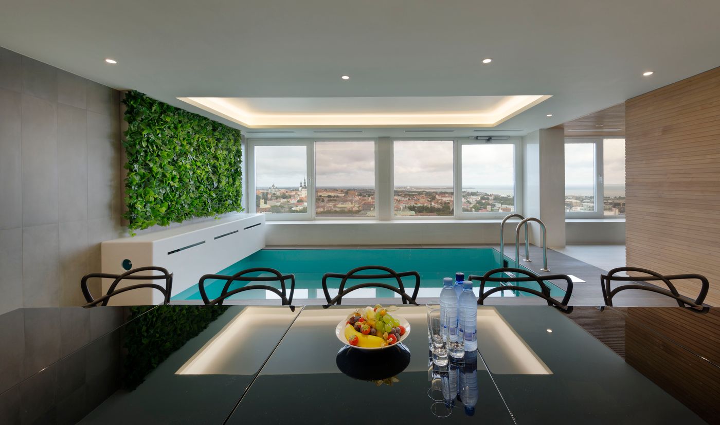 Radisson-Blu-Hotel-Olumpia--Pool-61