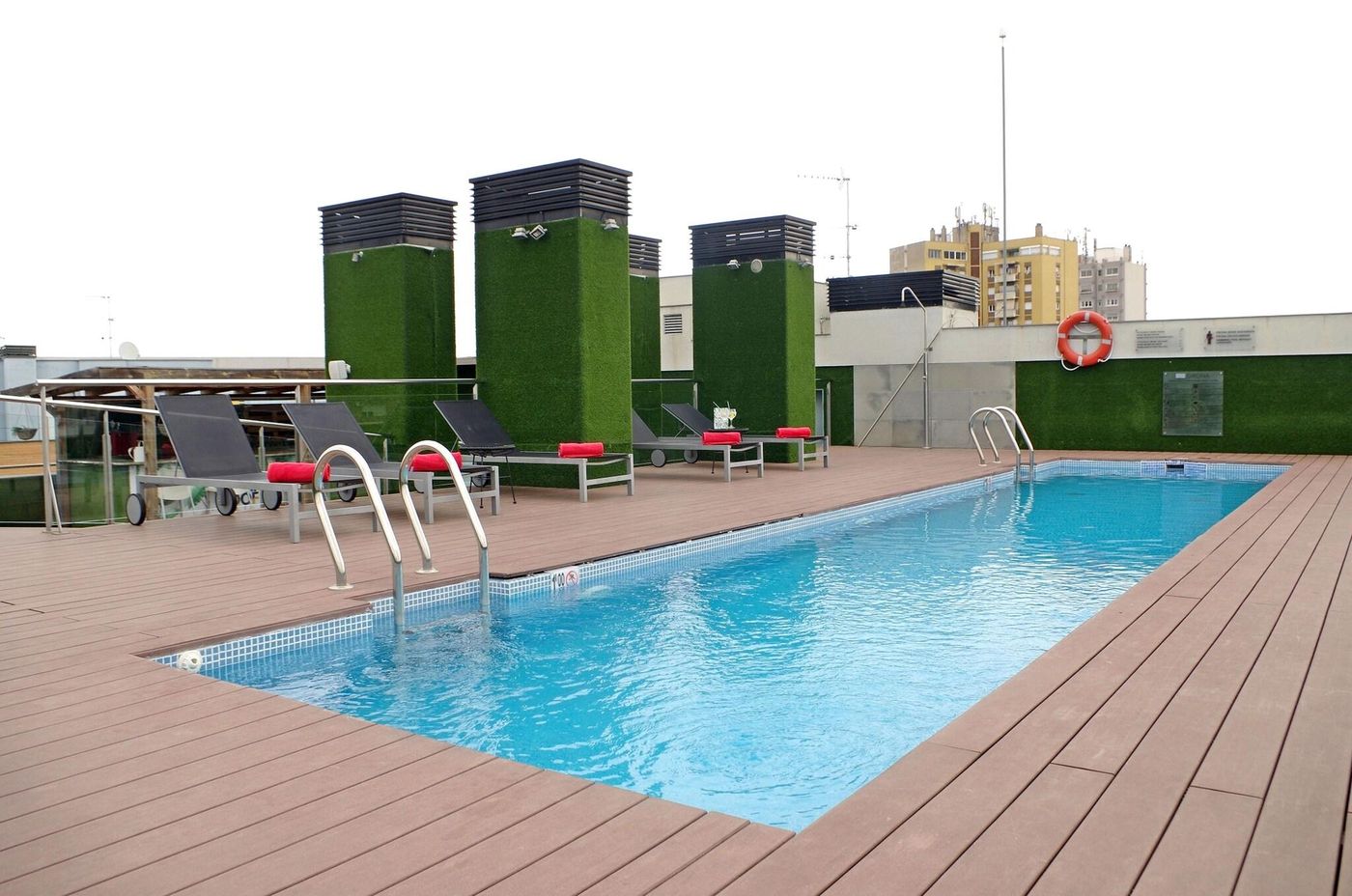 Doubletree-By-Hilton-Girona-Pool-1