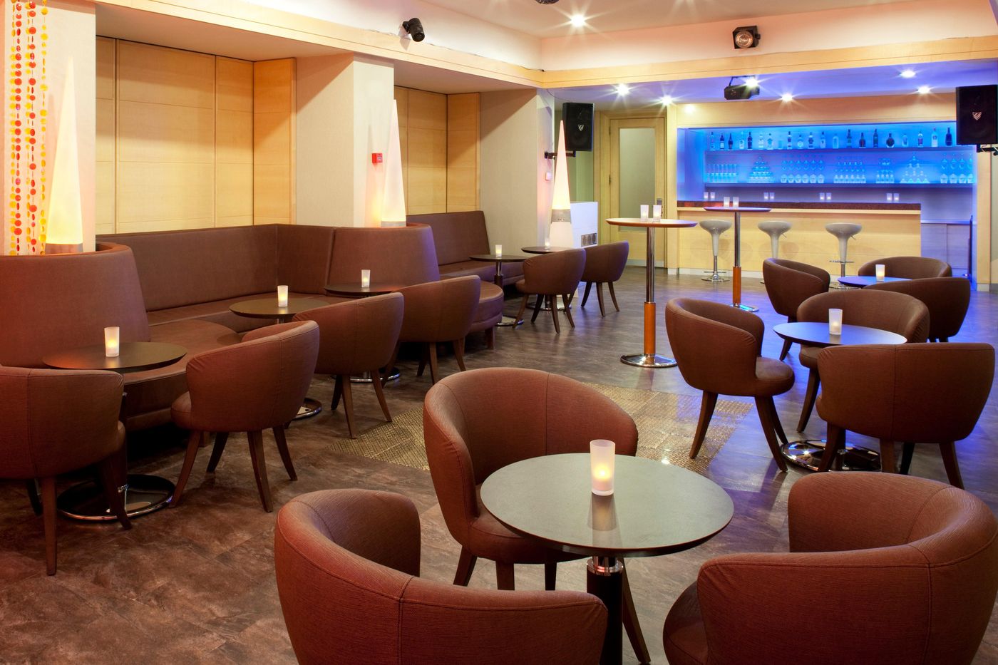 Holiday-Inn--Istanbul-City-Bar-19
