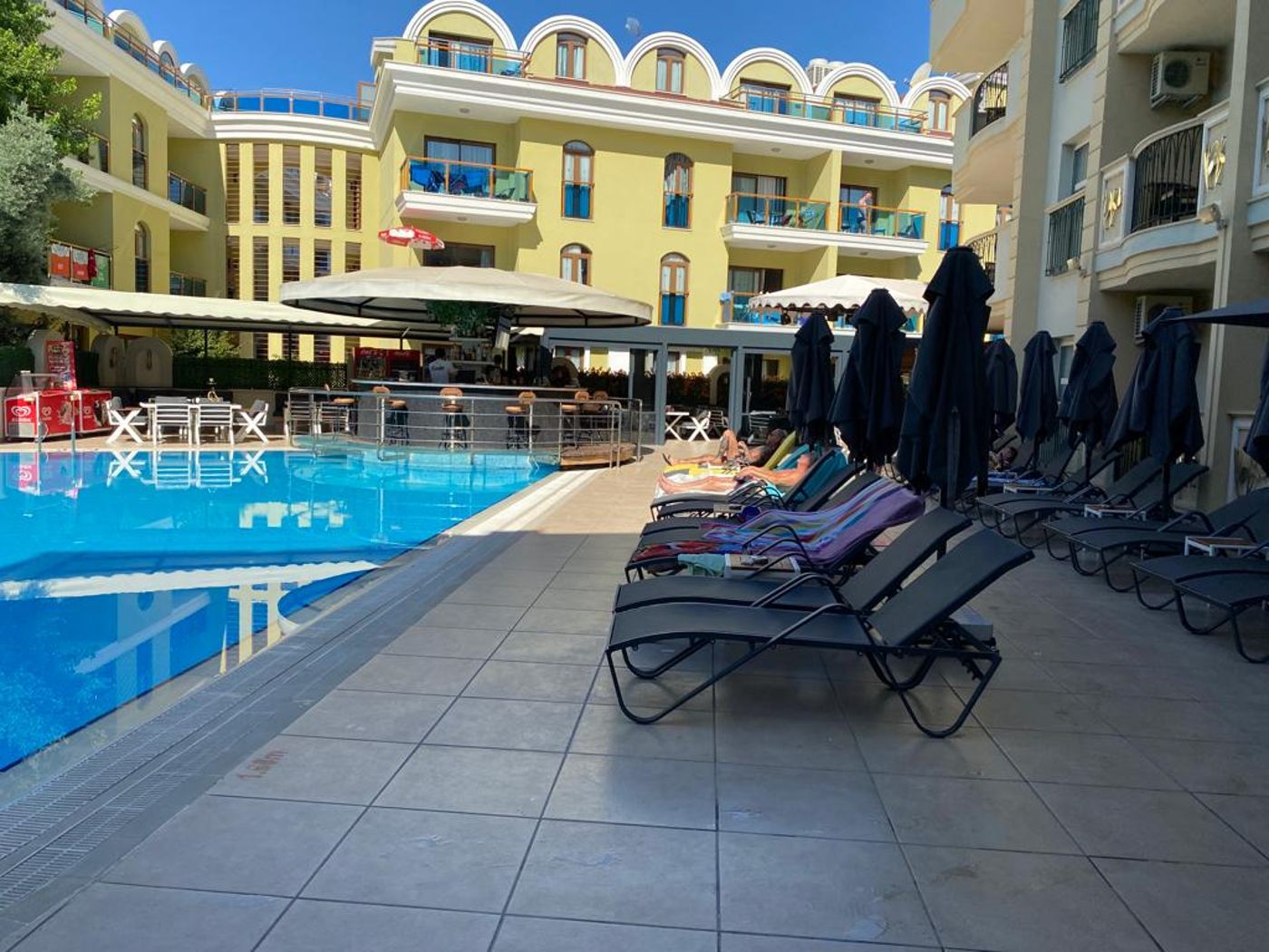 Club-Karakas-Pool-14