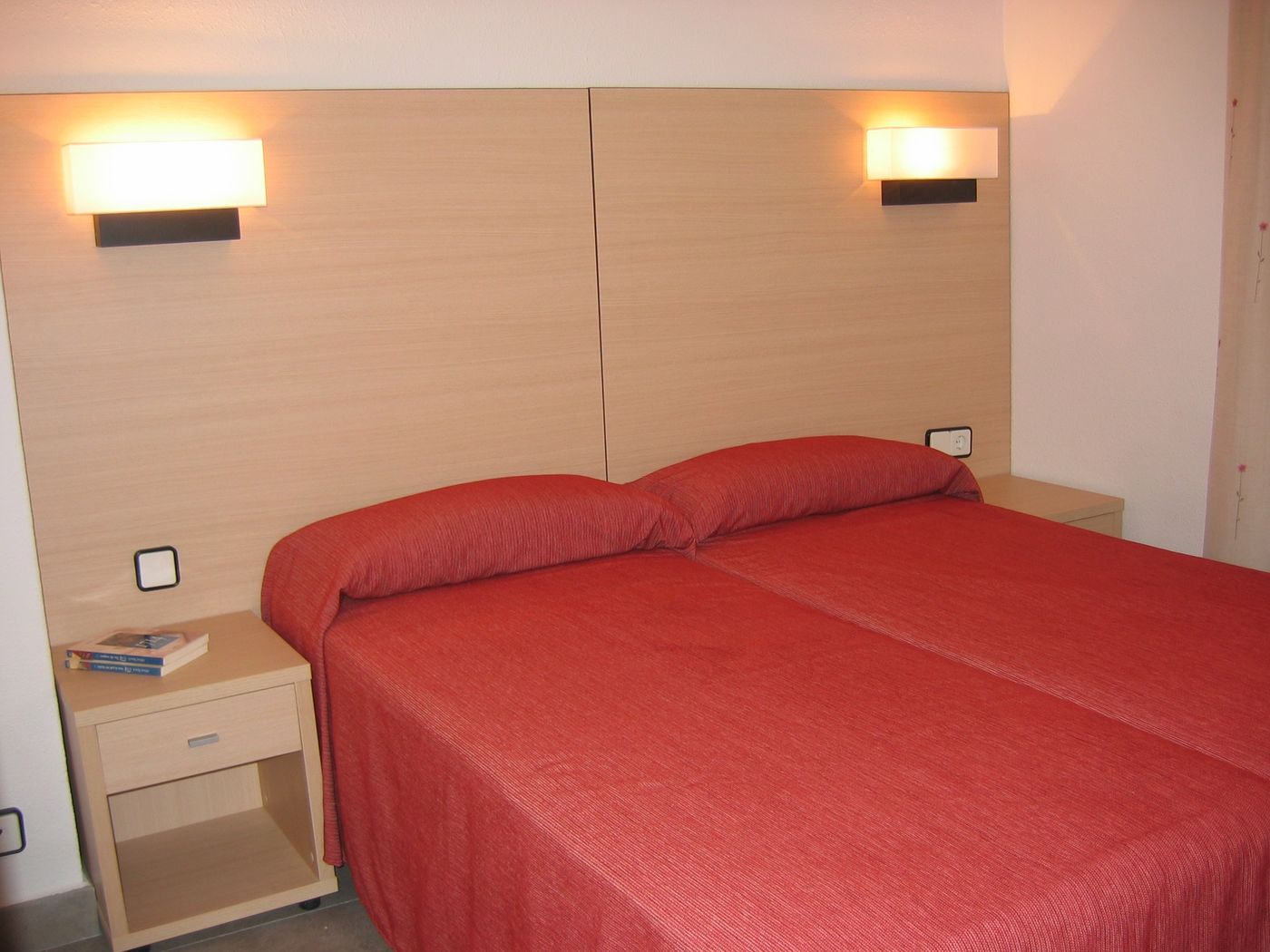Cye-Salou-Apartments-Room-16