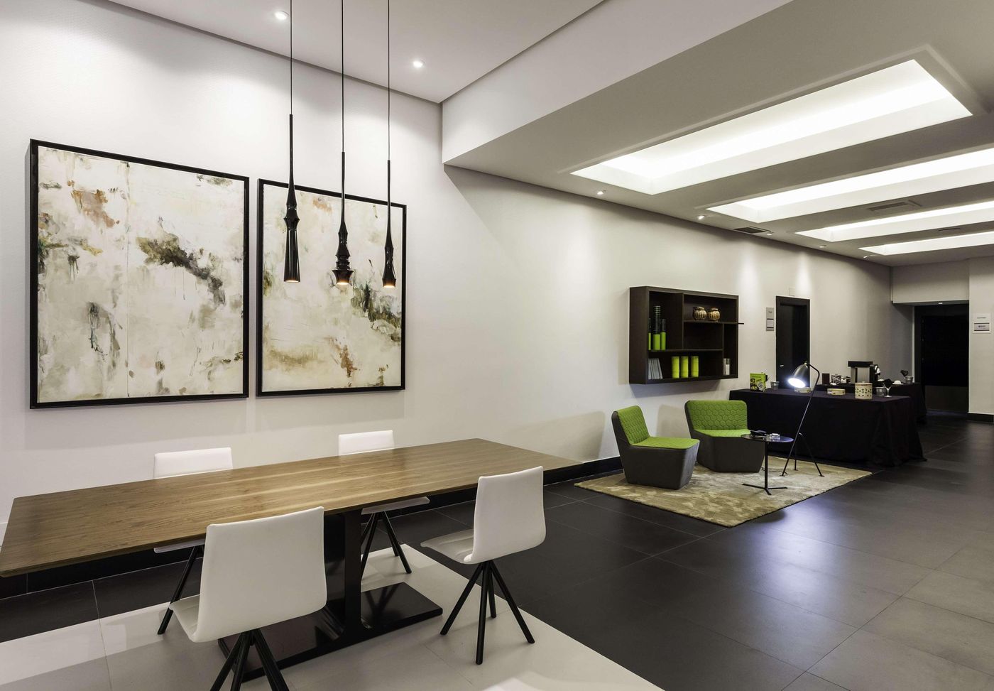 Ilunion-Suites-Madrid-----Lobby-4