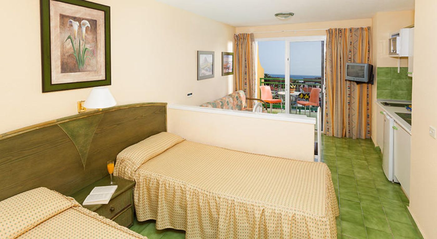 Caleta-Garden-Room-13