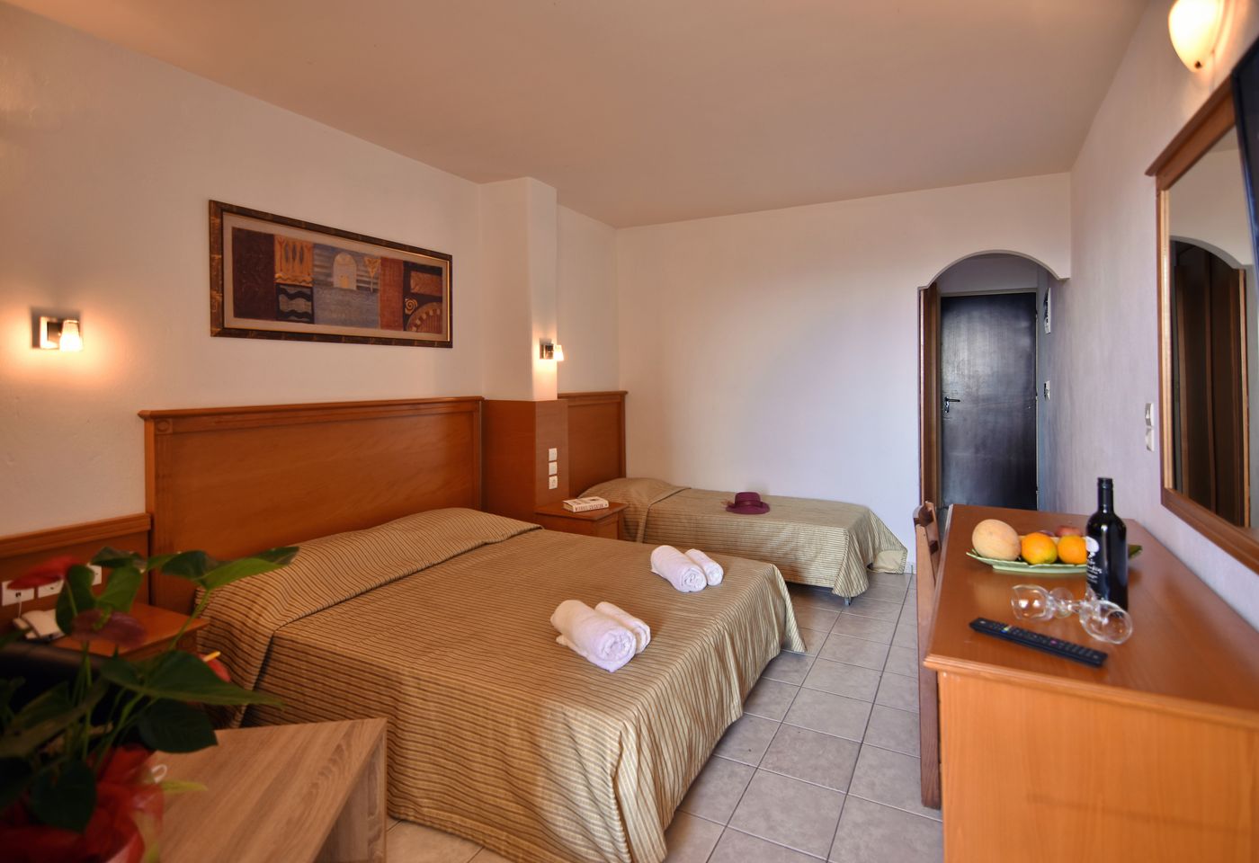 Ocean-Heights-Room-16