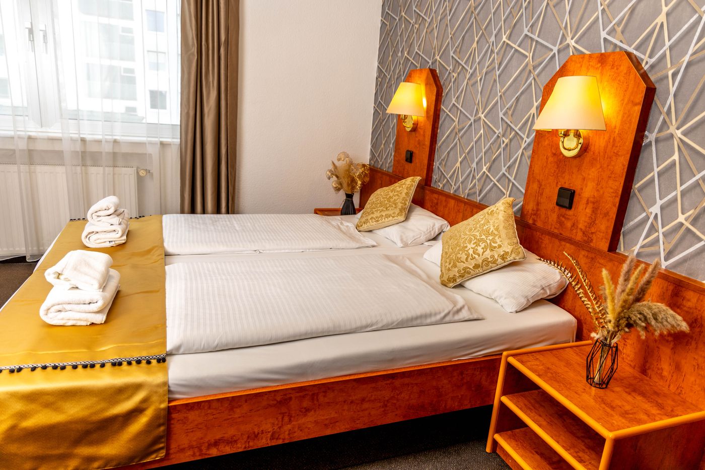 Hotel Rossija - Germany - FRANKFURT AM MAIN - Room - 9