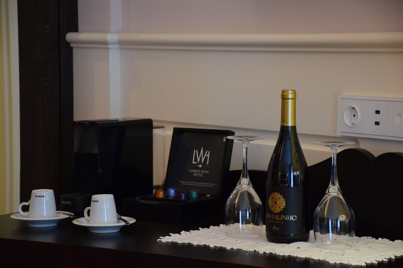 Lisbon-Wine-Hotel-Room-8