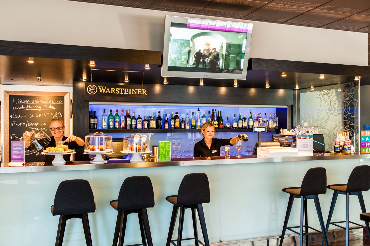 Park-Inn-by-Radisson-Central-Tallinn-Bar-8