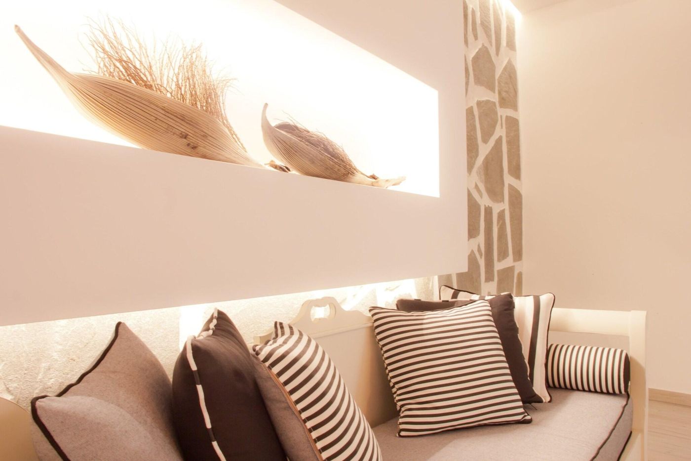 Malibu-Boutique-Lobby-61