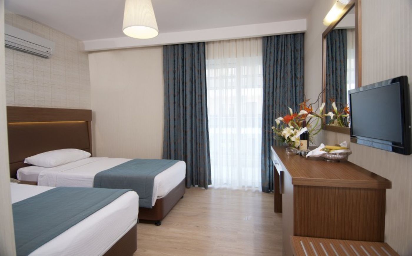 Supreme-Hotel-Room-15